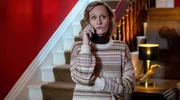 Elenore Walters (Barbara Sotelsek) erkundigt sich nach den Ermittlungen im Fall ihrer ermordeten Mutter
