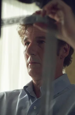 Die Recherchen &uuml;ber das Leben von Howard Hughes gestalten sich &auml;u&szlig;erst schwierig. Der Schriftsteller Clifford Irving (Richard Gere) will jedoch nicht aufgeben und h&auml;lt an seinem Plan fest, dessen Autobiographie zu verfassen, ohne auch nur ein Wort mit zu sprechen ...