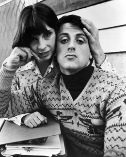 Obwohl er kein Weltmeister geworden ist, kann sich Rocky (Sylveser Stallone, r.) der Liebe seiner Frau (Talia Shire, l.) gewiss sein.