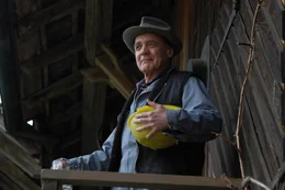 Wahres Verst&auml;ndnis und innige Freundschaft findet Vitus bei seinem Gro&szlig;vater (Bruno Ganz).