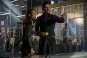 Mazikeen (Lesley-Ann Brandt, l.); Lucifer Morningstar (Tom Ellis, r.)