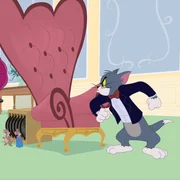 Tom (r.)