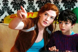 Die Mutter (Julika Jenkins) des Wunderknaben Vitus (Fabrizio Borsani) hat ihren Job aufgegeben, um die Karriere ihres Sohnes zu managen.