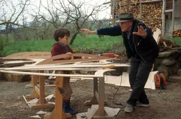 L - R: Fabrizio Borsani als Vitus - age 6, Bruno Ganz als Grandfather