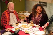Rudy (Ed Begley jr., l.); Constance (Pam Grier, r.)