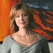 Steve McGarrett hat endlich herausgefunden, dass sich hinter dem Decknamen "Shelburne" seine Mutter Doris (Christine Lahti) versteckt. Sie ist vor 20 Jahren angeblich bei der Explosion einer Autobombe ums Leben gekommen. Doch nun steht sie vor ihm ...