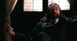 Louis Cyphre (Robert De Niro)