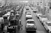 Die größten Verkaufsschlager: Karmann Ghia und VW Käfer Cabriolet. Die größten Verkaufsschlager: Karmann Ghia und VW Käfer Cabriolet.