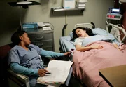 Bailey (Chandra Wilson, l.) erweist sich nach Cristinas (Sandra Oh, r.) Zusammenbruch überaus menschlich ... Bailey (Chandra Wilson, l.) erweist sich nach Cristinas (Sandra Oh, r.) Zusammenbruch überaus menschlich ...