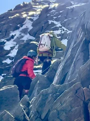 Lisa Gadenstätter und der Salzburger Landesgeologe Gerald Valentin beim Aufstieg zum Kleinglockner, einem Vorgipfel des Großglockners am sogenannten Normalweg. Lisa Gadenstätter und der Salzburger Landesgeologe Gerald Valentin beim Aufstieg zum Kleinglockner, einem Vorgipfel des Großglockners am sogenannten Normalweg.