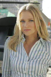 Sind einem Serientäter auf der Spur: Jennifer "J.J." Jareau (A.J. Cook) und ihre Kollegen ... Sind einem Serientäter auf der Spur: Jennifer "J.J." Jareau (A.J. Cook) und ihre Kollegen ...