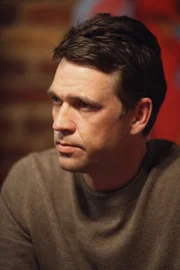 Mike findet heraus, warum Ian (Dougray Scott) Susan unbedingt sofort heiraten möchte ...