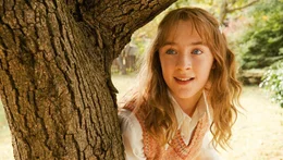 "Mein Nachname war Salmon, also Lachs, wie der Fisch; Vorname Susie (Saoirse Ronan). Ich war vierzehn, als ich am 6. Dezember 1973 ermordet wurde."