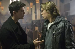 Nachdem ein Mitsch&uuml;ler brutal ermordet wurde, wird den Hexen-Nachfahren Pouge (Taylor Kitsch, l.) und Caleb (Steven Strait, r.) klar, dass das B&ouml;se zur&uuml;ckgekehrt ist ...
