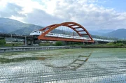 SWR EISENBAHNROMANTIK, "Unterwegs an Taiwans Ostküste". Die Insel Taiwan bietet viel für Eisenbahnfreunde – 1.100 Kilometer Bahngleise umrunden Ilha Formosa, die schöne Insel, wie Taiwan einst von portugiesischen Seefahrern genannt wurde.