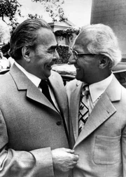 NDR Fernsehen UNSERE GESCHICHTE - DER FEIND IN MEINEM HAUS, "Honecker in Lobetal". v.l.: Breschnew mit Honecker.