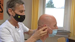 Dr. Kurt Mosetter praktiziert Myoreflex-Therapie.