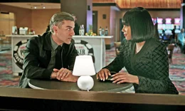 La Linda (Tiffany Haddish, r.) erkennt das besondere Talent von William (Oscar Isaac, l.) und bietet ihm ihre Zusammenarbeit an.