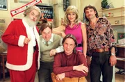 Im Bild: Alfred Dorfer/Harald Sicheritz/Karl Ferdinand Kratzl/Monica Weinzettl/Roland Düringer/Szene:
