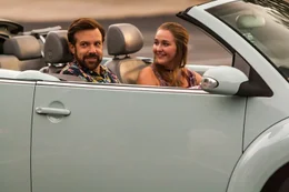 Bradley (Jason Sudeikis), Rachel (Jessi Case).