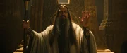 Der dunkle Zauberer (Ciarán Hinds) ist auf der Suche nach dem Fremden.