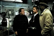 L-R: David Fincher, Mills (Brad Pitt), Somerset (Morgan Freeman)