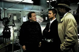 L-R: David Fincher, Mills (Brad Pitt), Somerset (Morgan Freeman)