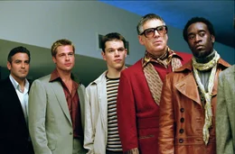Premiere: "Ocean's Eleven". Im Bild (v.li.): George Clooney als Danny Ocean, Brad Pitt als Dusty Ryan, Matt Damon als Linus Caldwell, Elliott Gould als Reuben Tishkoff, Don Cheadle als Basher Tarr