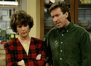 Jill (Patricia Richardson, li.) ist sauer auf Tim (Tim Allen, re.) nach einem fehlgeschlagenen Aushilfsauftrag im Haushalt. Jill (Patricia Richardson, li.) ist sauer auf Tim (Tim Allen, re.) nach einem fehlgeschlagenen Aushilfsauftrag im Haushalt.