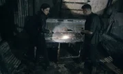 Tornike suchte anfangs einen Goldschatz, dann faszinierte ihn die Unterwelt Georgiens. Ana ist studierte Arch&auml;ologin, seitdem sie Tornike hier herunter genommen hat, kommt sie von der Unterwelt nicht mehr los.