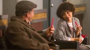 Dr. Walter Bishop (John Noble) und Astrid Farnsworth (Jasika Nicole)