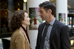 Melika Foroutan und Benjamin Sadler in "Das L&auml;cheln der Frauen"