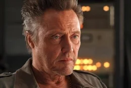 Der kriminelle Goldminenbesitzer Hatcher (Christopher Walken) ist ebenfalls hinter Travis her ...