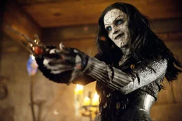 Famke Janssen (Muriel).