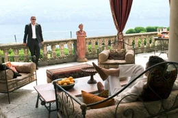 Danny Ocean (George Clooney, l.)