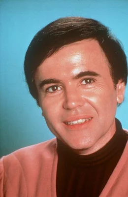 Chekov (Walter Koenig) ist ein Mann der sich den Herausforderungen stellt, die das Universum f&uuml;r ihn bereith&auml;lt.