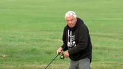 NDR Angelexperte Horst Hennings verzweifelt an Loch 18. Die Golfplatz Hechte wollen einfach nicht beißen.