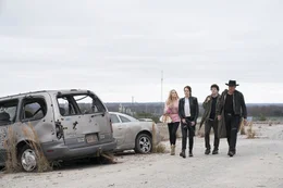 Zoey Deutch (Madison),  Emma Stone (Wichita), Jesse Eisenberg (Columbus), Woody Harrelson (Tallahassee).