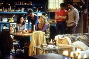 Monica Geller (Courteney Cox); Rachel Green (Jennifer Aniston); Phoebe Buffay (Lisa Kudrow); Joey Tribbiani (Matt LeBlanc); Ross Geller (David Schwimmer). Monica Geller (Courteney Cox); Rachel Green (Jennifer Aniston); Phoebe Buffay (Lisa Kudrow); Joey Tribbiani (Matt LeBlanc); Ross Geller (David Schwimmer).