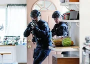 l-r: Daniel _Hondo_ Harrelson (Shemar Moore, l.), Dominique Luca (Kenny Johnson)