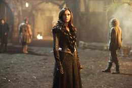 Das B&ouml;se ist mitten unter uns: Hexe Muriel (Famke Janssen) holt in der Stadt Nachschlag f&uuml;r ihre blutigen Orgien ...