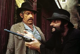 James Coburn (l.)