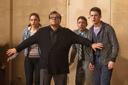 L-R: Hannah (Odeya Rush), Stine (Jack Black), Champ (Ryan Lee) und Zach (Dylan Minnette)