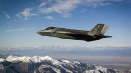 Ihre ausgepr&auml;gten Tarnkappen-Eigenschaften zeichnen die Lockheed Martin F-35 Lightning II aus.