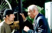 (v.li.): Philipp Hochmair (Simon Maurer), Heinz Trixner (Herr Drechsler).