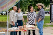 Chelsea Rendon (Anne Gonzalez, 2.v.li.), Ethan Cutkosky (Carl Gallagher, 2.v.re.).