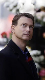 Detective Mac Taylor (Gary Sinise) und sein Team stehen vor einem R&auml;tsel: Wer um alles in der Welt h&auml;tte einen Grund gehabt, die junge Frau zu t&ouml;ten?