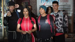 Skyler (Teyana Taylor, l.); Jamaica (Lawrence Kao, r.)