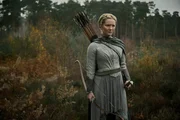 Galadriel (Morfydd Clark) bereitet sich auf die Reise nach Eregion vor.