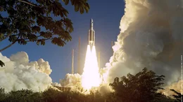 Bereits seit 1996 ist die Ariane 5 im Einsatz und bef&ouml;rdert Satelliten ins All.
